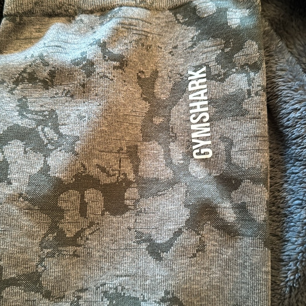 Gymshark Green Camo Leggings - Picture 2 of 6